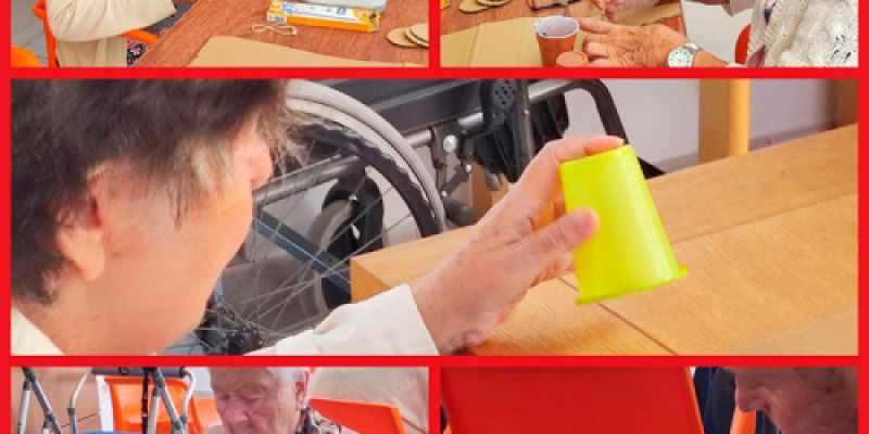 Sala de actividades con mayores Sala de actividades con mayores